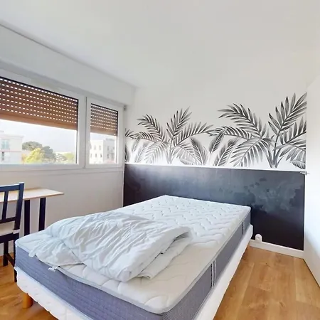 Appartement 4-rooms With Parking In *